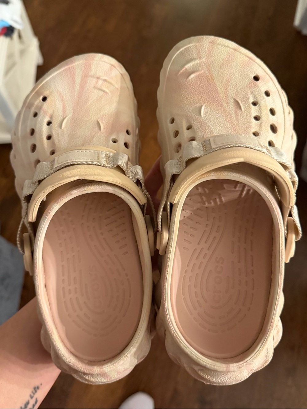 CROCS womens Pink & Beige Tie-Dye Clog Sandals